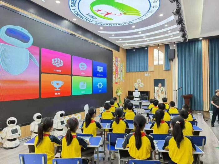 科宽教育青少年科技素养提升_滨城人工智能机器人暑假特训营_智能辅导