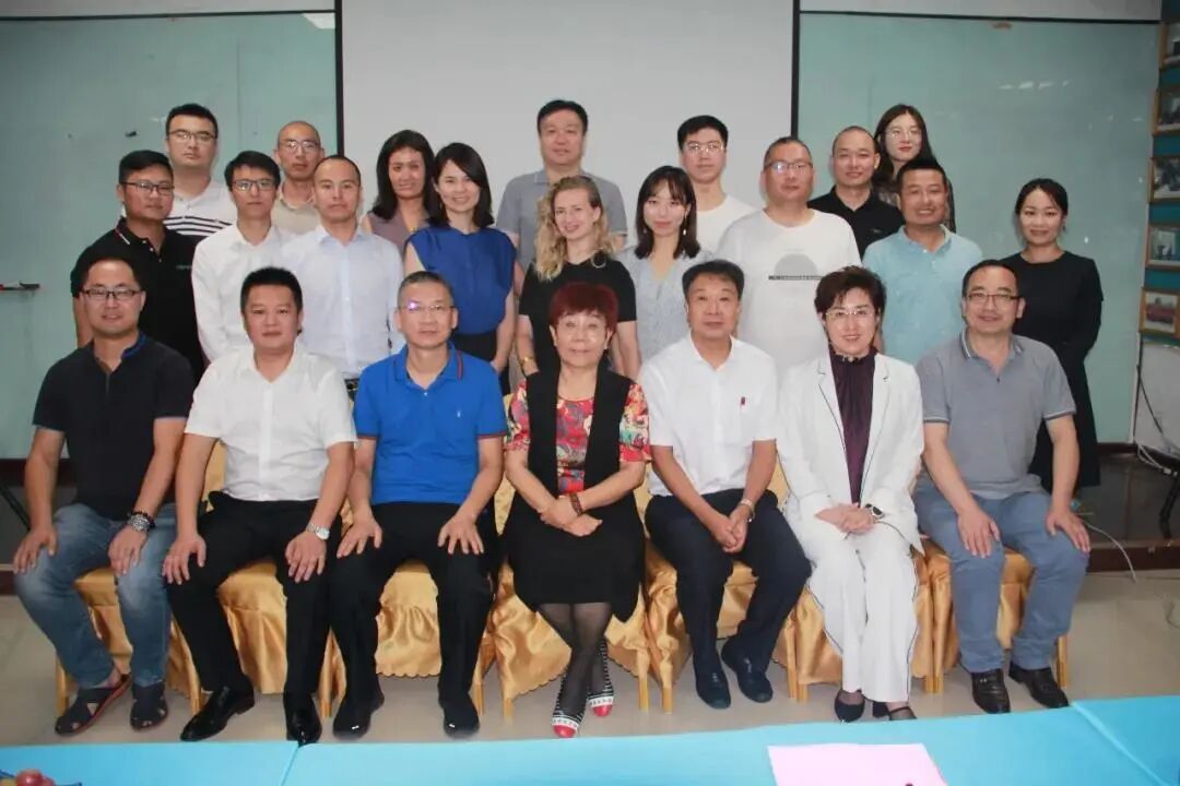 山东省家具协会跨境家居专委会2020年会_跨境家具_山东省家具协会跨境家居专委会换届