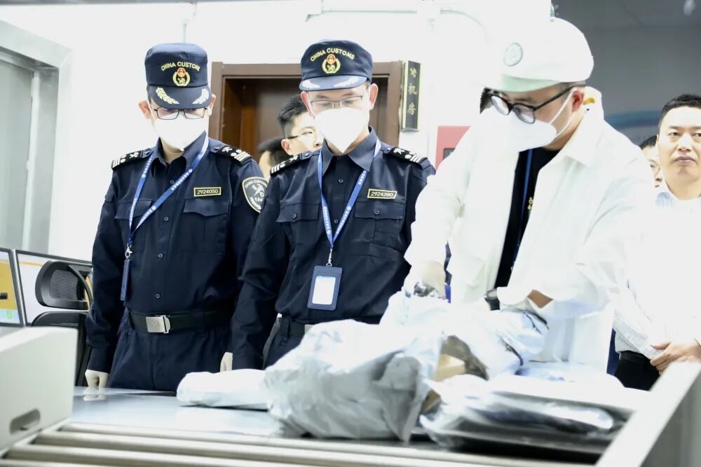 推动航空物流提速增效 优化通关服务——温州机场跨境电商业务顺利开通