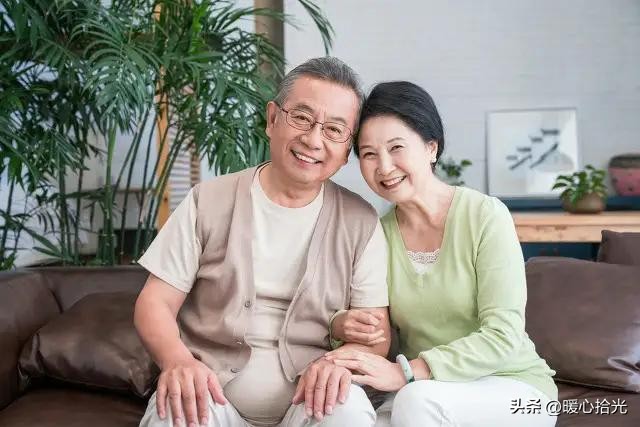 75岁奶奶分享两性关系：感情里难得的是“久伴”，而不是“心动”