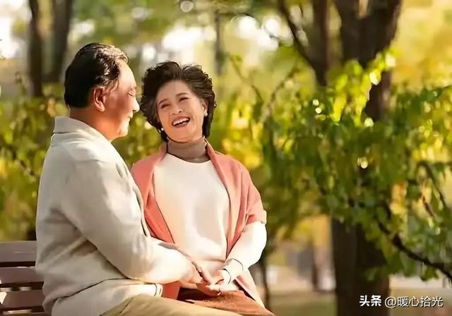 75岁奶奶分享两性关系：感情里难得的是“久伴”，而不是“心动”