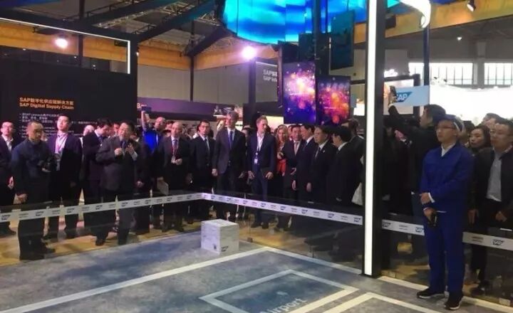 海康威视智能仓储机器人系统荣摘第十九届工博会金奖