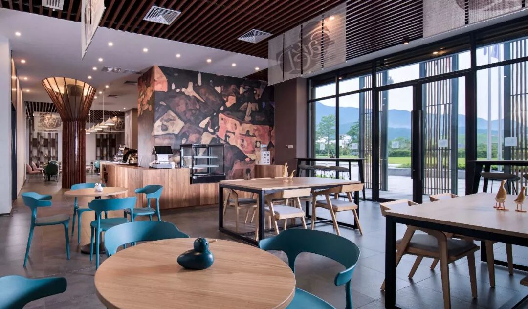 庆祝首家智能环保餐厅入驻生态设计小镇！