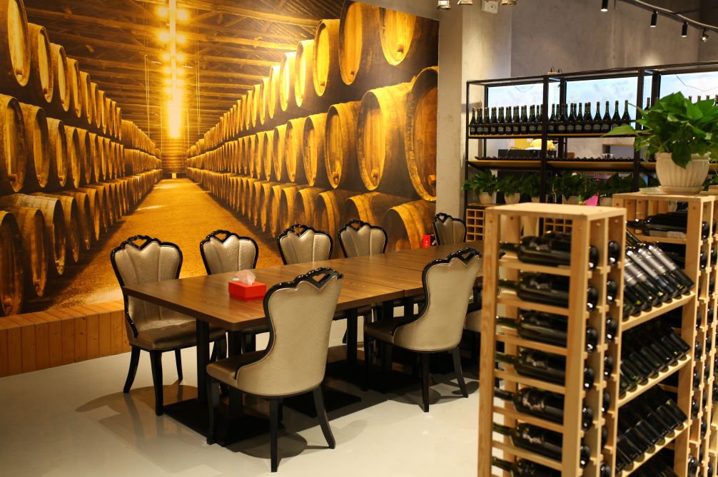 庆祝首家智能环保餐厅入驻生态设计小镇！