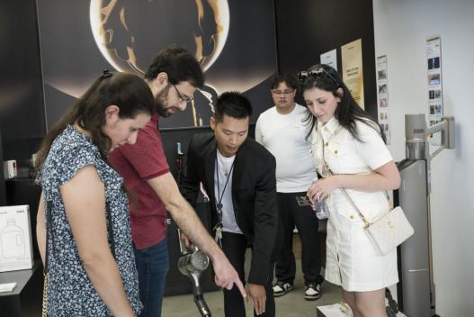 Direct to Consumer 美国首家线下门店开业，追觅加速北美市场扩张