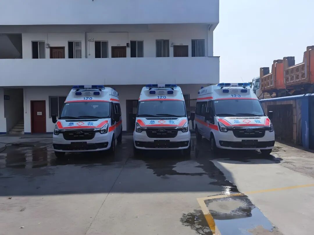 东莞市救护车出租长途转运预约服务：港澳跨境转运、同城转院、跨省护送、专业救护车