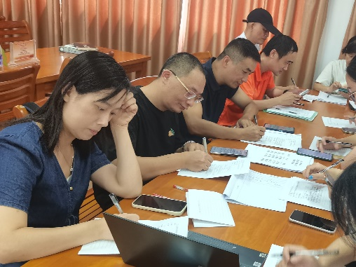 教研教学 | 生物教研组开展“AI赋能教学”专题培训