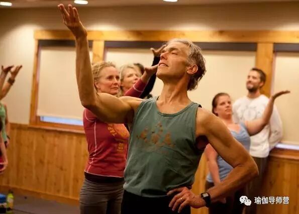 如何编排一节「 流瑜伽 」课程？